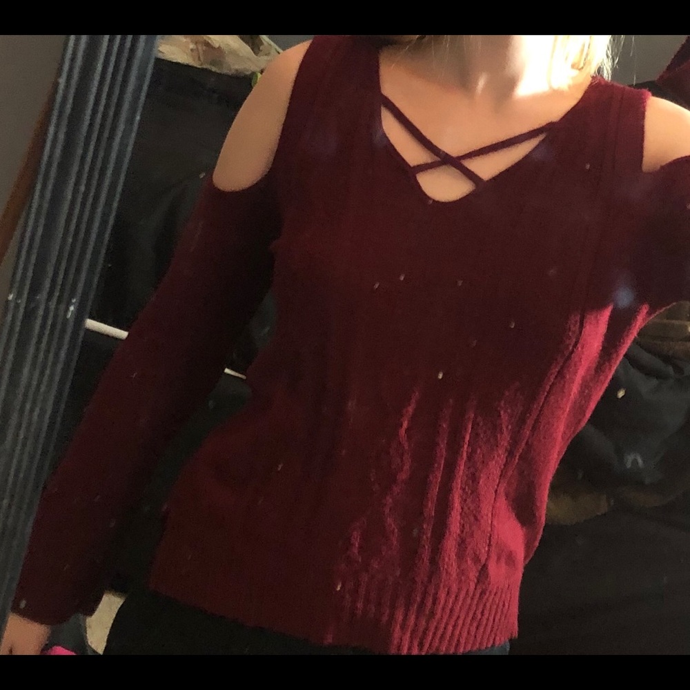Maroon sweater